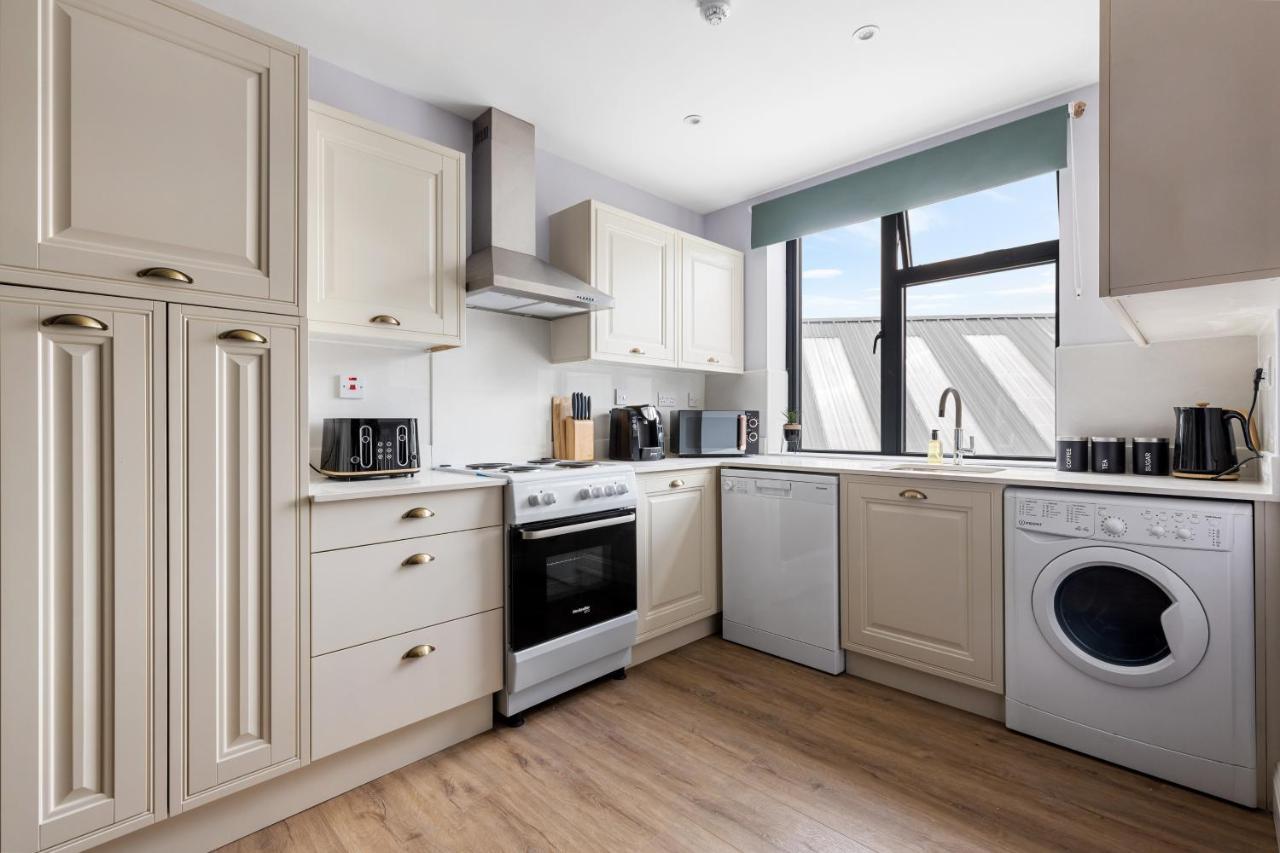 Stylish & Spacious 3 Bed Apartment With Fast Wifi, Close To Tube & Wembly London Exterior foto