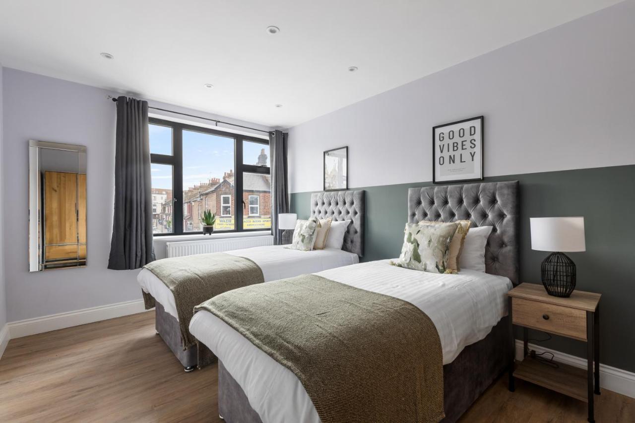 Stylish & Spacious 3 Bed Apartment With Fast Wifi, Close To Tube & Wembly London Exterior foto